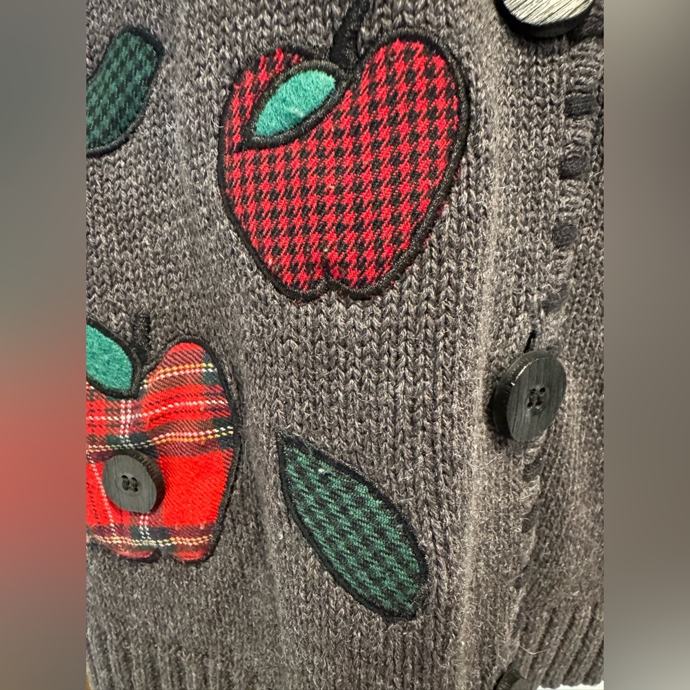 Vintage Mandal Bay Plaid & Checkered Red & Black Apple Fruit & Leaves Vest - Picture 9 of 11